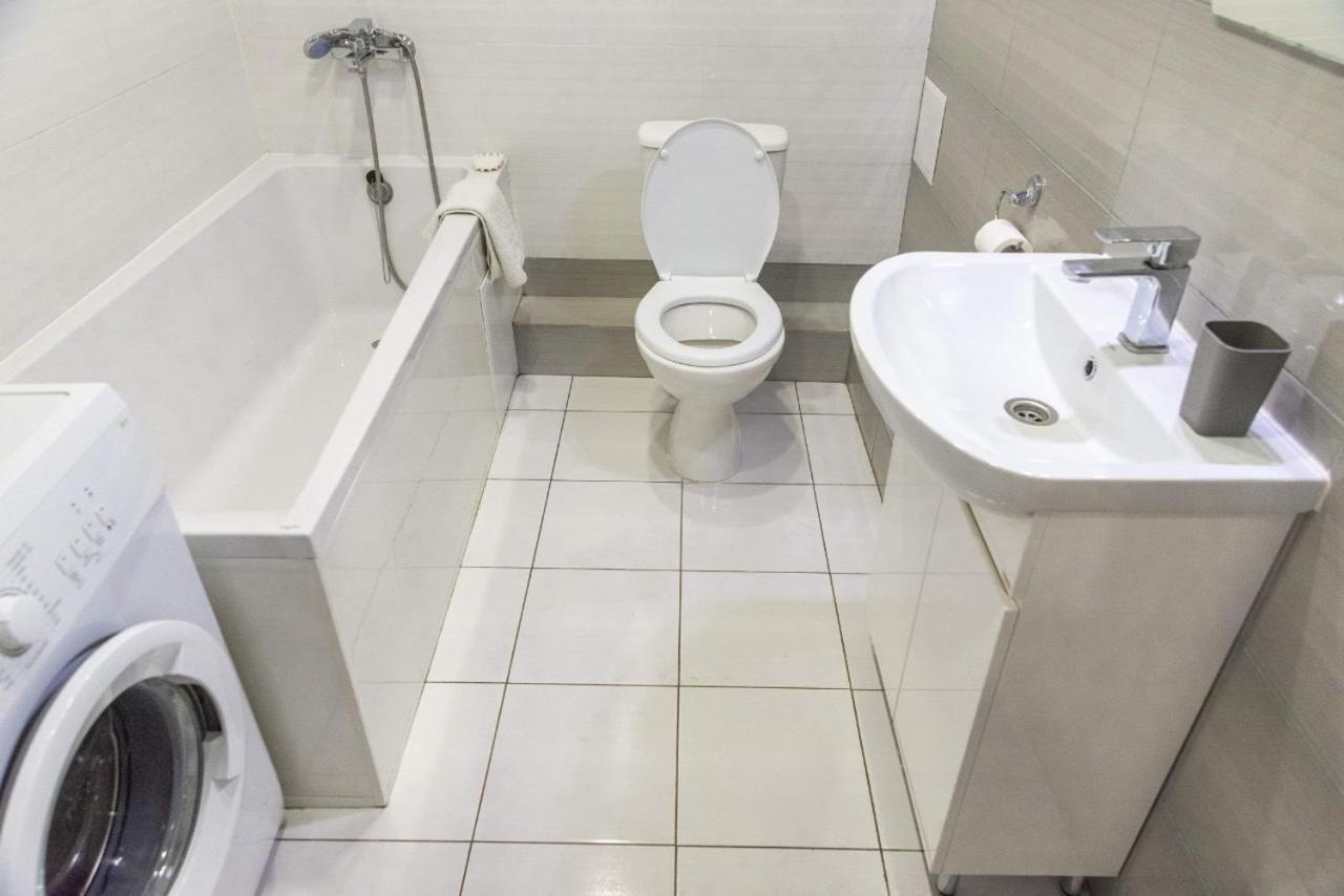 Cozy Apartment In A New Building Close To The Downtown Kiev Exteriör bild